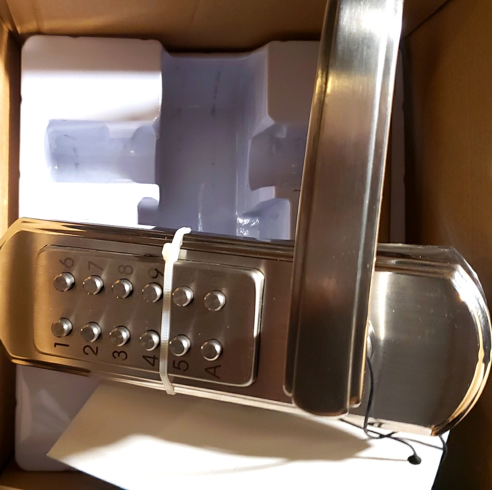 Keyless door lock